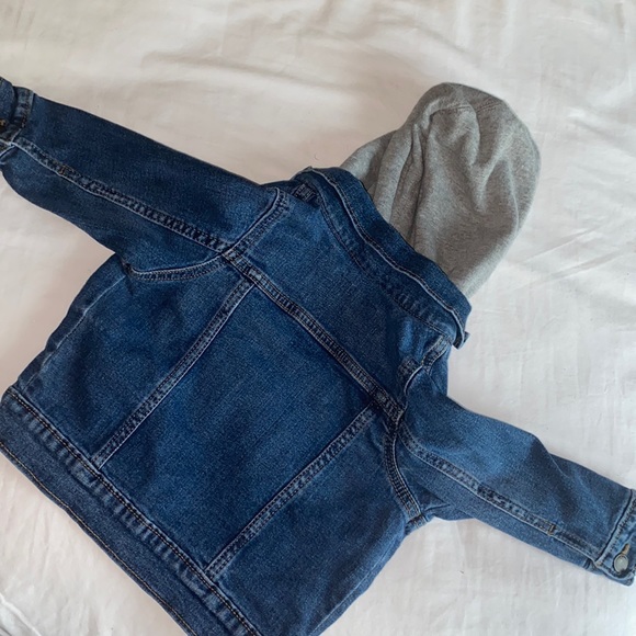 Old Navy Toddler Jean Jacket (12-18 months) - Picture 3 of 3